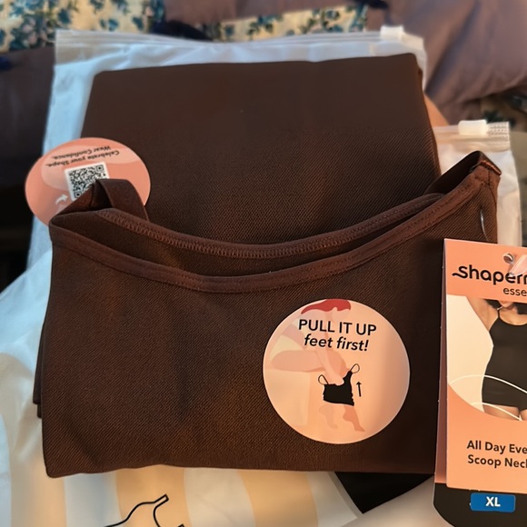 SOLD NWT 3 Shapermint All Day Every Day Scoop Neck Camis. XL. White, Blue, Brown - Picture 3 of 9